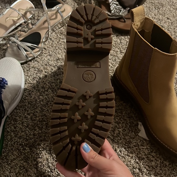 Timberland Boots - Picture 2 of 2